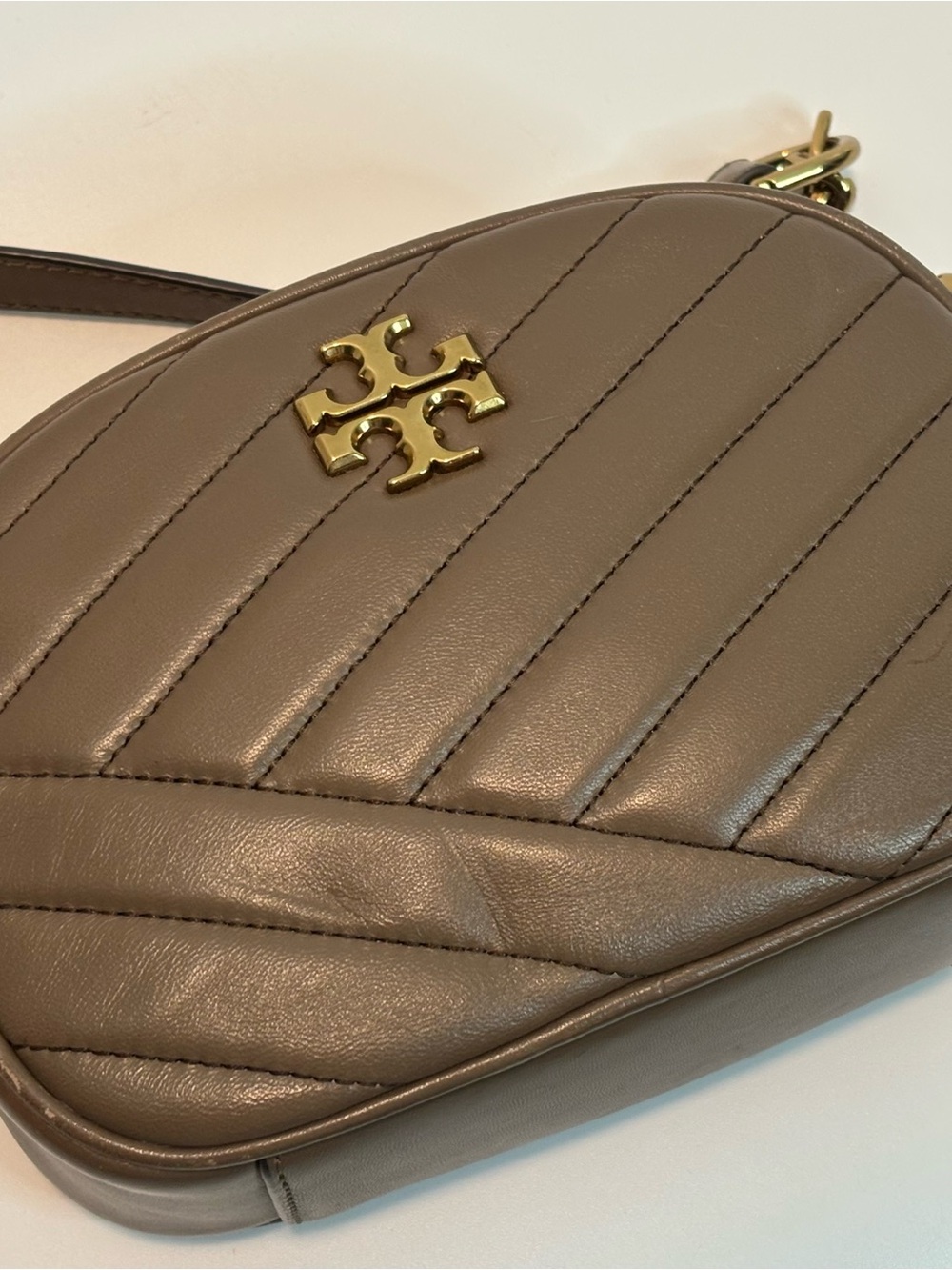 TORY BURCH ($378) Kira Chevron Camera Crossbody in Taupe Leather AUTHENTIC